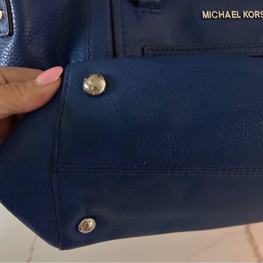 Michael Kors Navy Blue Pebbled Leather Shoulder Bag with New Crossbody Strap - Picture 10 of 14